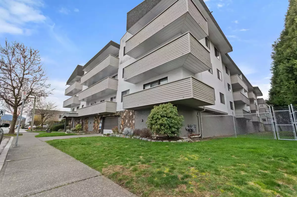 Living Room Photo of 105 9175 Mary Street, Chilliwack, BC