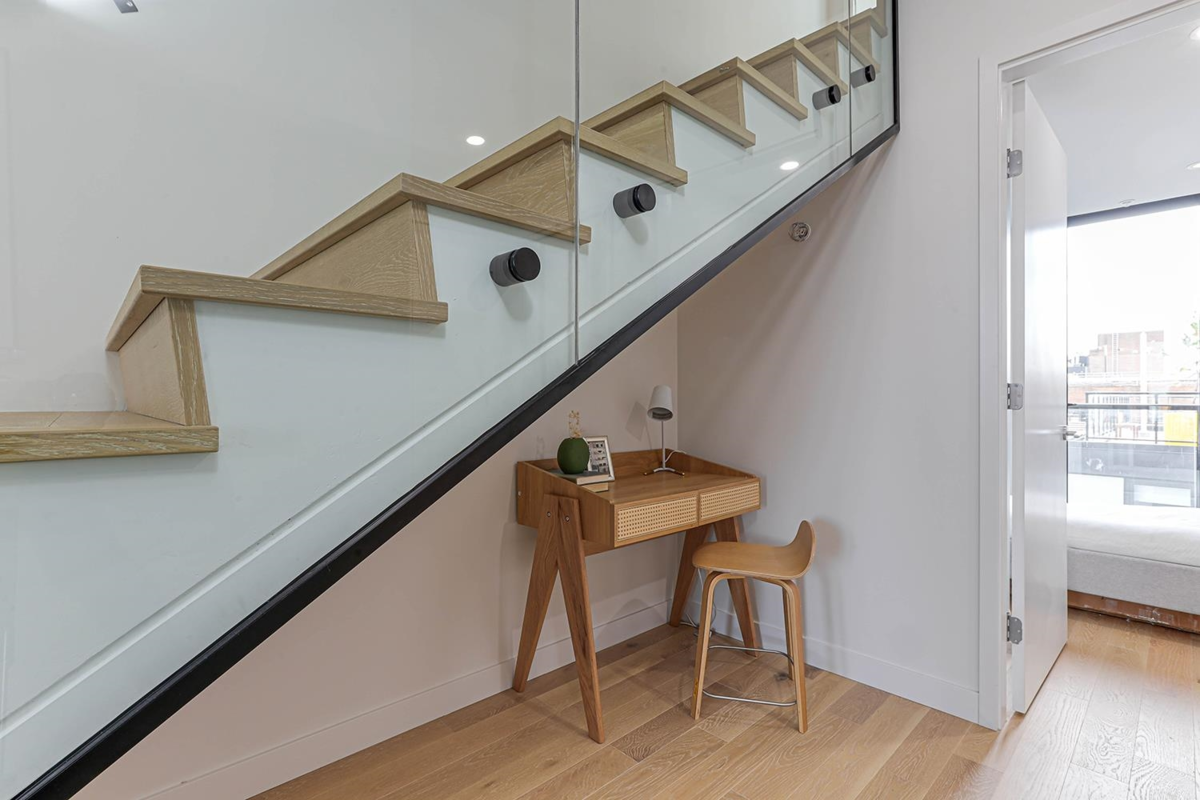 Entry Foyer Photo of 903 239 Keefer Street, Vancouver, BC