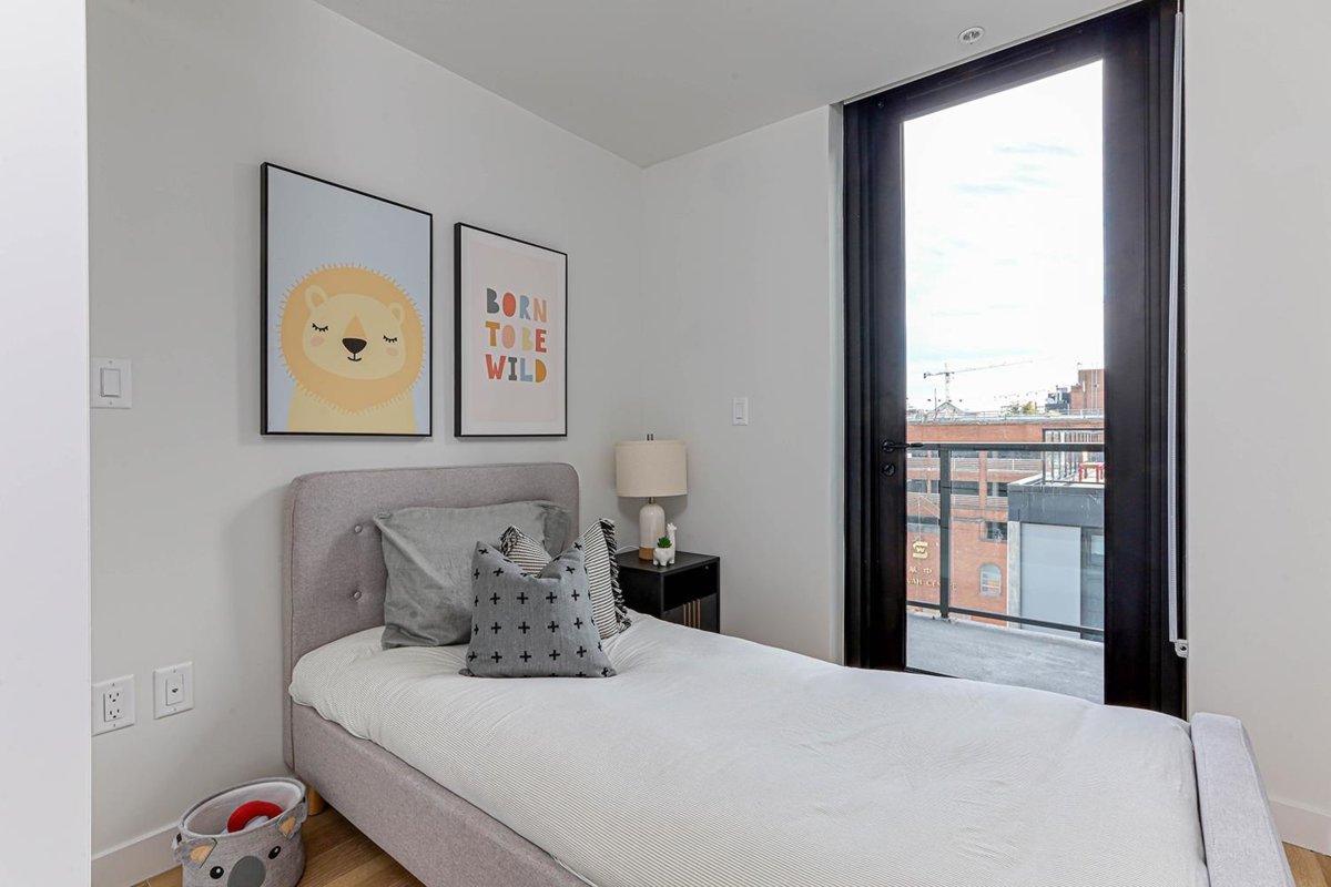 Laundry Room Photo of 903 239 Keefer Street, Vancouver, BC