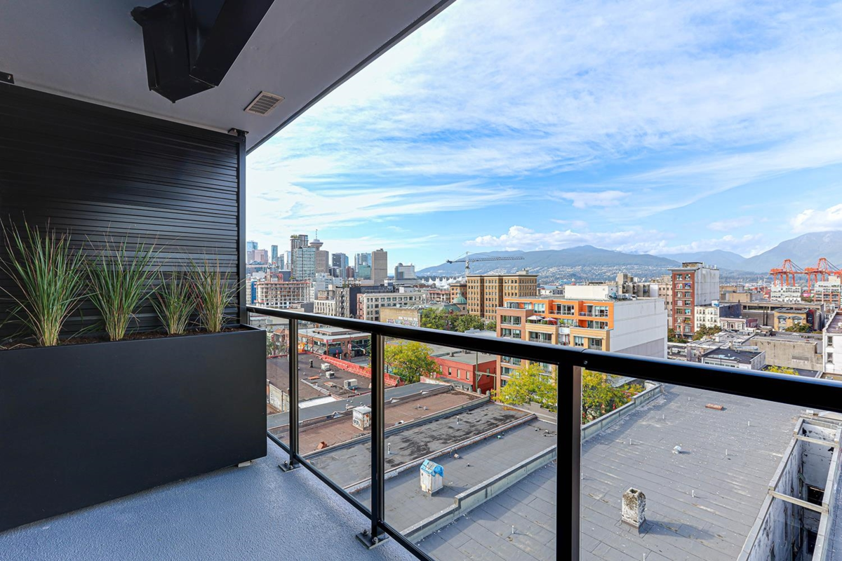 Outdoor Deck Photo of 903 239 Keefer Street, Vancouver, BC