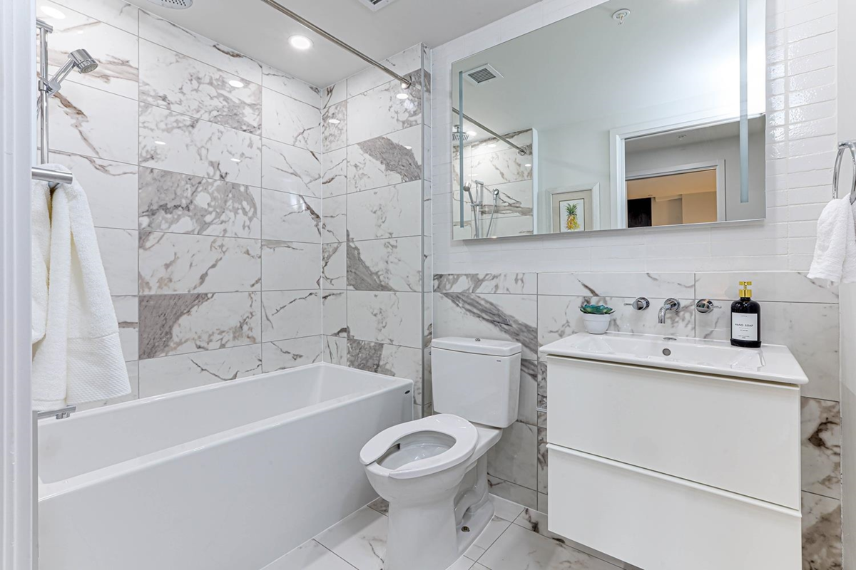 Staircase Photo of 903 239 Keefer Street, Vancouver, BC