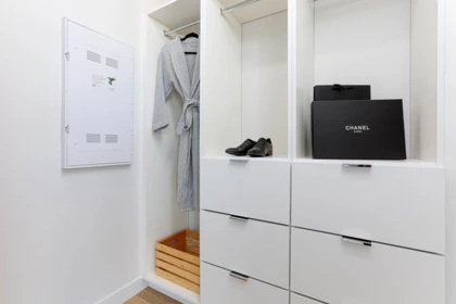 Office / Den Photo of 903 239 Keefer Street, Vancouver, BC