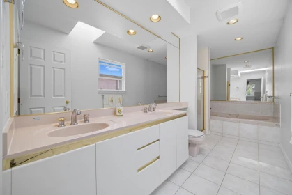 Powder Room Photo of 12631 Cameron Drive, Richmond, BC