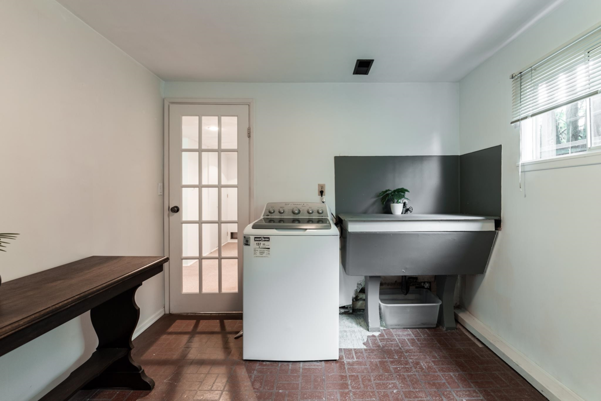 Garden / Landscaping Photo of 1323 E 29th Street, North Vancouver, BC