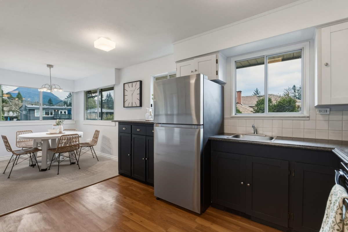 Primary Bathroom Photo of 1323 E 29th Street, North Vancouver, BC