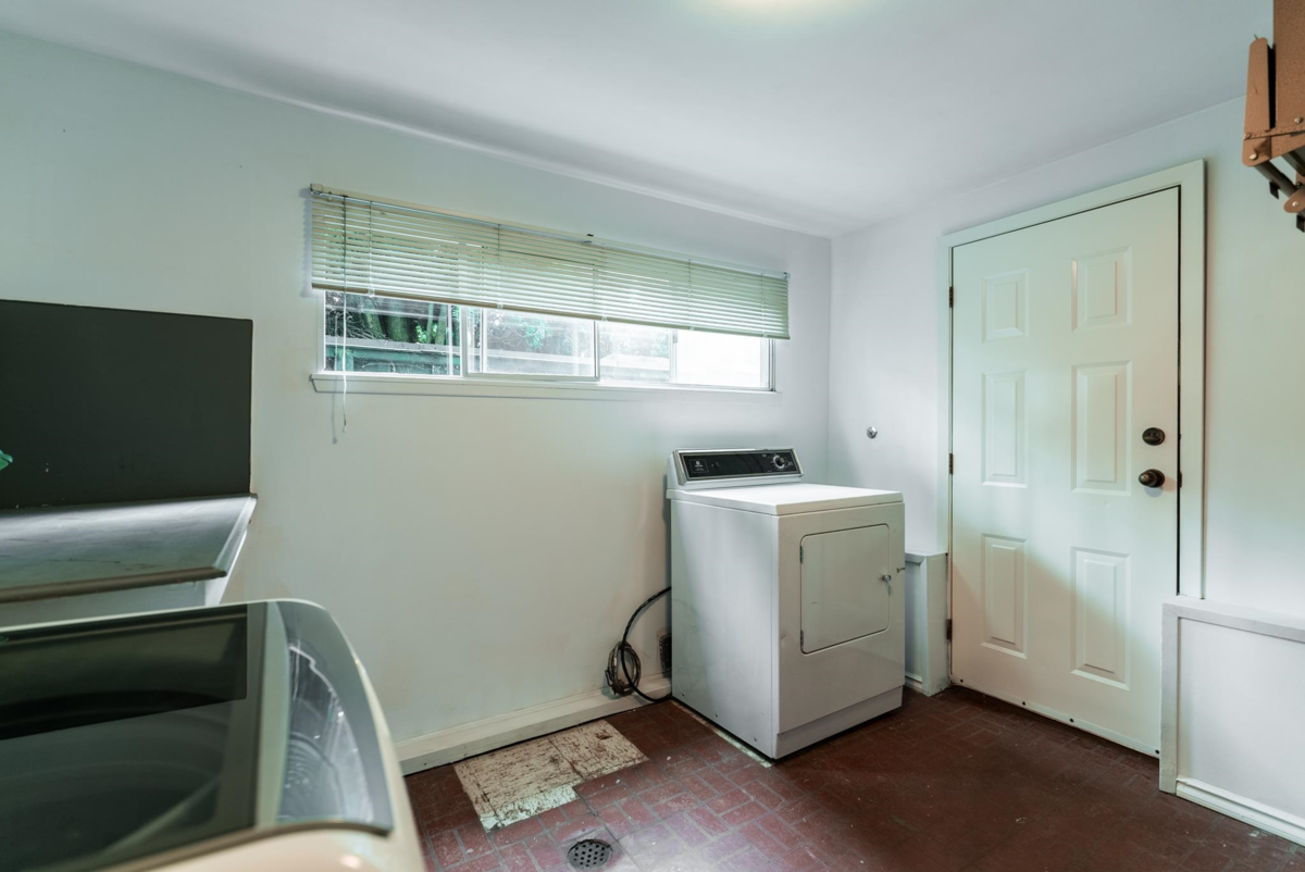 Swimming Pool Photo of 1323 E 29th Street, North Vancouver, BC