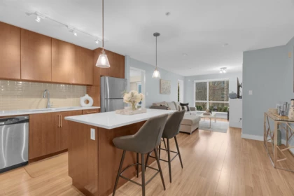 Kitchen Photo of 352 15850 26 Avenue, Surrey, BC