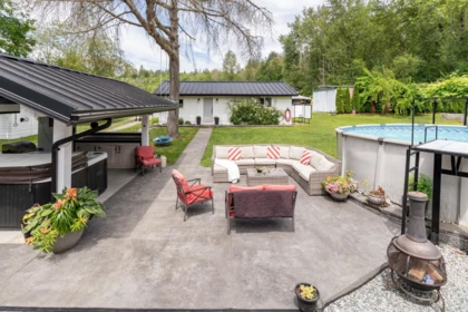Front Yard Photo of 24991 100 Avenue, Maple Ridge, BC