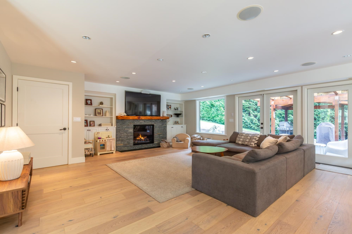 Family Room Photo of 20078 27 Avenue, Langley, BC