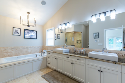 Guest Bathroom Photo of 20078 27 Avenue, Langley, BC