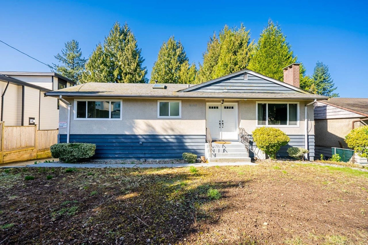 Living Room Photo of 9545 116 Street, Delta, BC