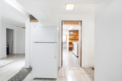 Hallway Photo of 9545 116 Street, Delta, BC