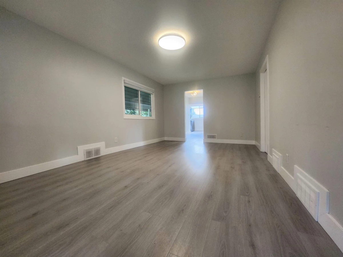 Dining Area Photo of 33186 3rd Avenue, Mission, BC