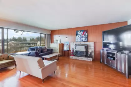 1928 Ridgeway Avenue, North Vancouver, BC, North Vancouver — Single Family Residence for sale