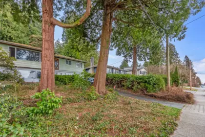 1928 Ridgeway Avenue, North Vancouver, BC, North Vancouver — Single Family Residence for sale