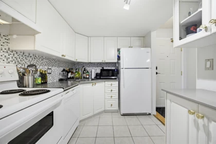 Kitchen Island Photo of 202 1519 Grant Avenue, Port Coquitlam, BC