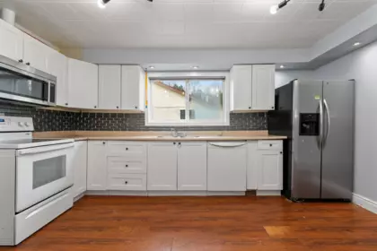 Kitchen Photo of 8825 Edward Street, Chilliwack, BC