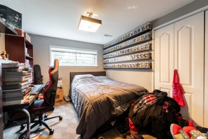 Entry Foyer Photo of 635 Midvale Street, Coquitlam, BC