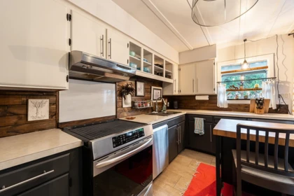 Kitchen Photo of 635 Midvale Street, Coquitlam, BC