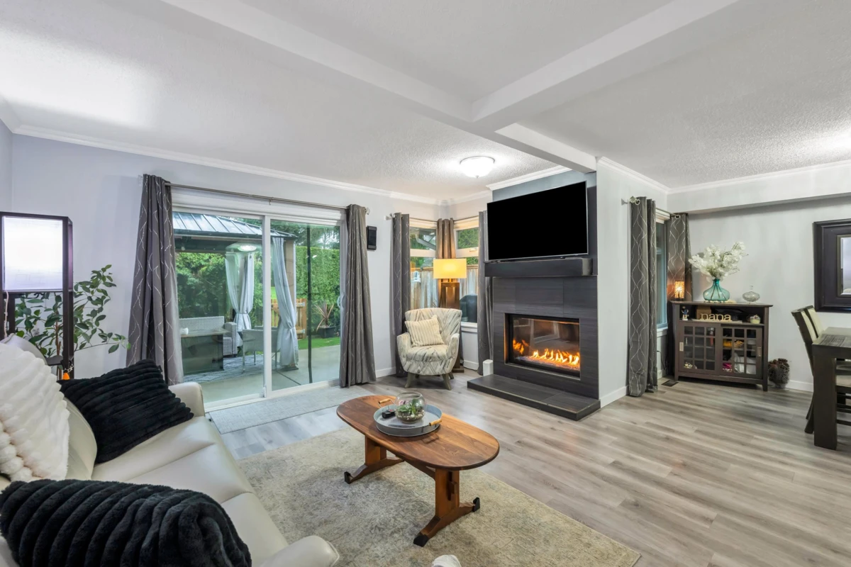 Living Room Photo of 26 9045 Walnut Grove Drive, Langley, BC