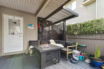 Backyard Photo of 27858 Ledunne Avenue, Abbotsford, BC