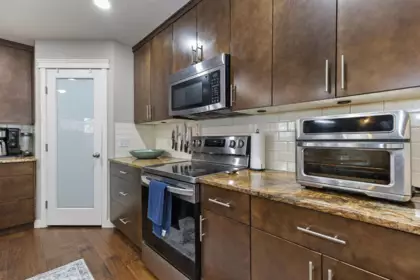 Pantry Photo of 27858 Ledunne Avenue, Abbotsford, BC