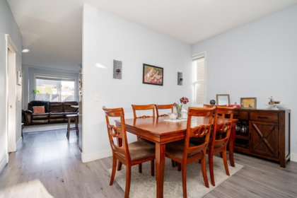 Kitchen Island Photo of 6926 190 Street, Surrey, BC