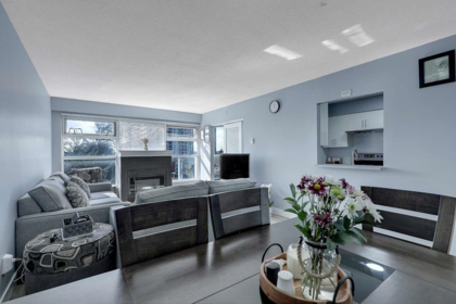 Breakfast Nook Photo of 905 9830 Whalley Boulevard, Surrey, BC