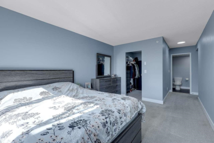 Hallway Photo of 905 9830 Whalley Boulevard, Surrey, BC