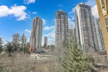 Swimming Pool Photo of 905 9830 Whalley Boulevard, Surrey, BC