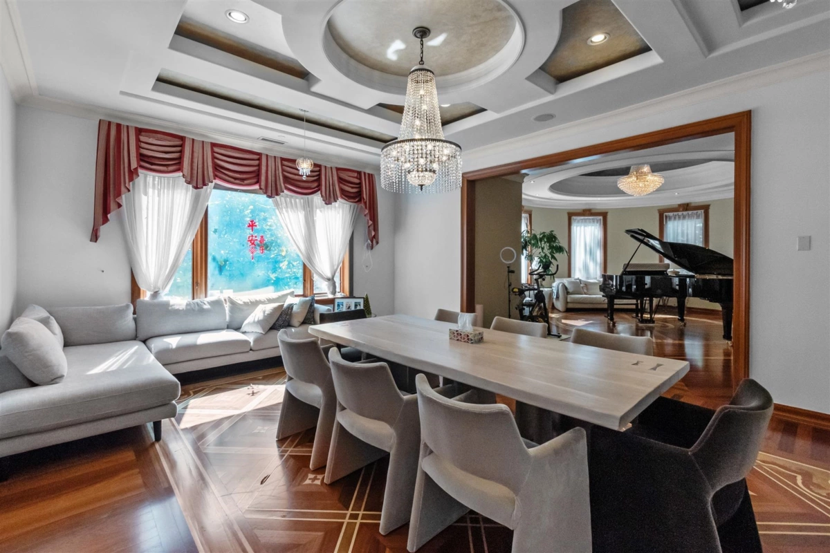 Family Room Photo of 1155 W 54th Avenue, Vancouver, BC