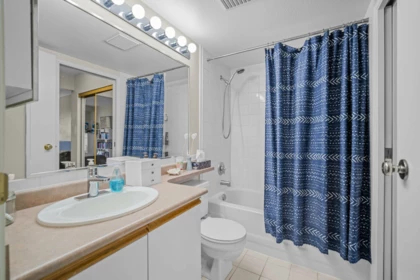 Powder Room Photo of 204 3168 Laurel Street, Vancouver, BC