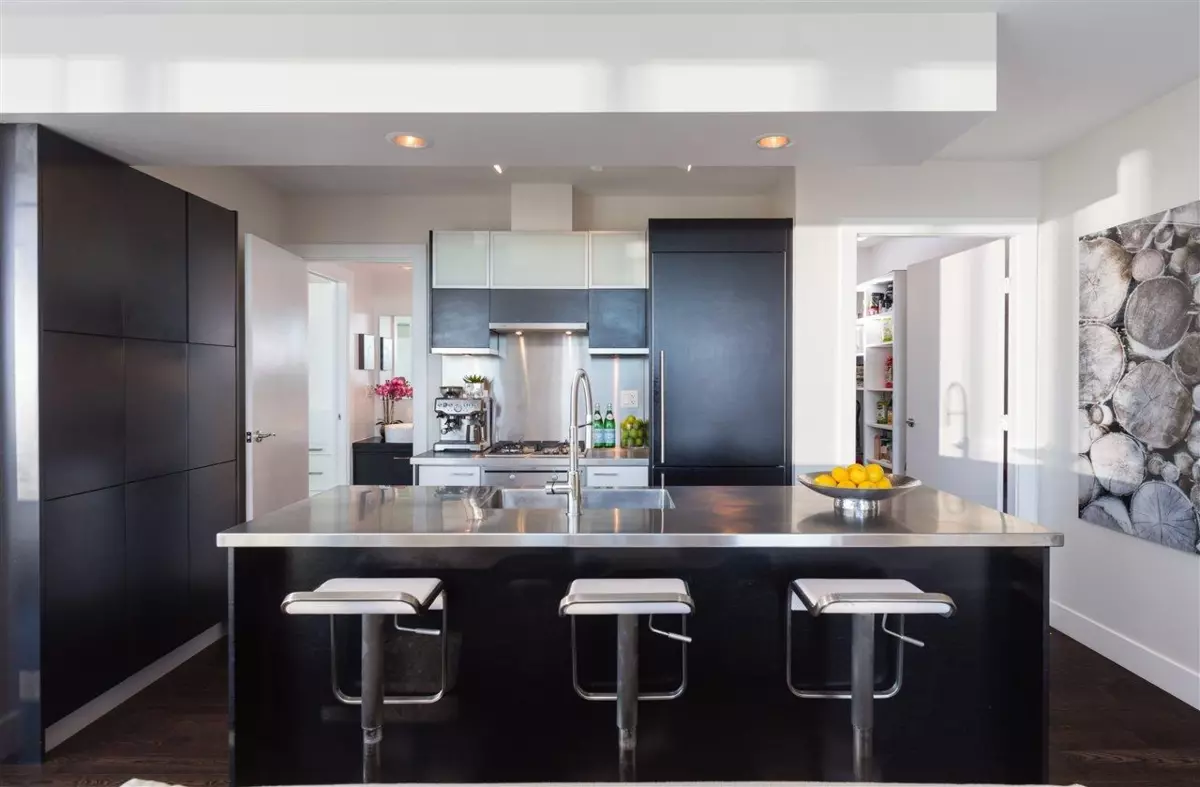 Dining Area Photo of 2905 535 Smithe Street, Vancouver, BC