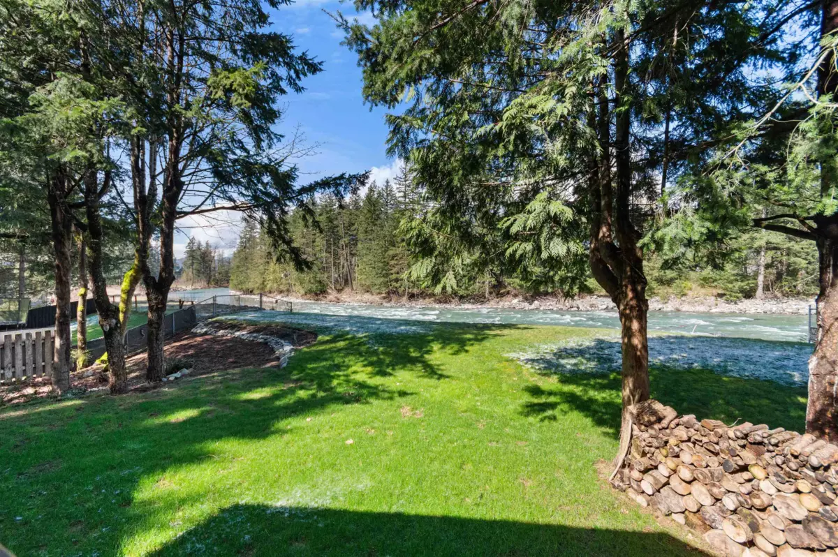 Family Room Photo of 30 Robertson Crescent, Hope, BC