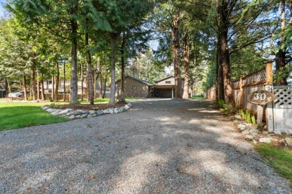 Front Yard Photo of 30 Robertson Crescent, Hope, BC