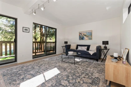 Hallway Photo of 30 Robertson Crescent, Hope, BC