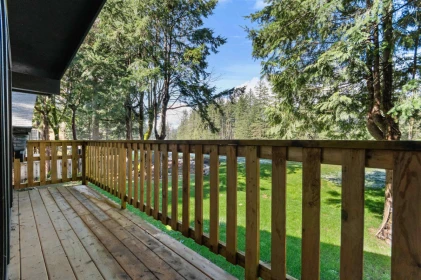 Kitchen Photo of 30 Robertson Crescent, Hope, BC
