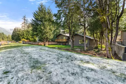 Outdoor Kitchen Photo of 30 Robertson Crescent, Hope, BC
