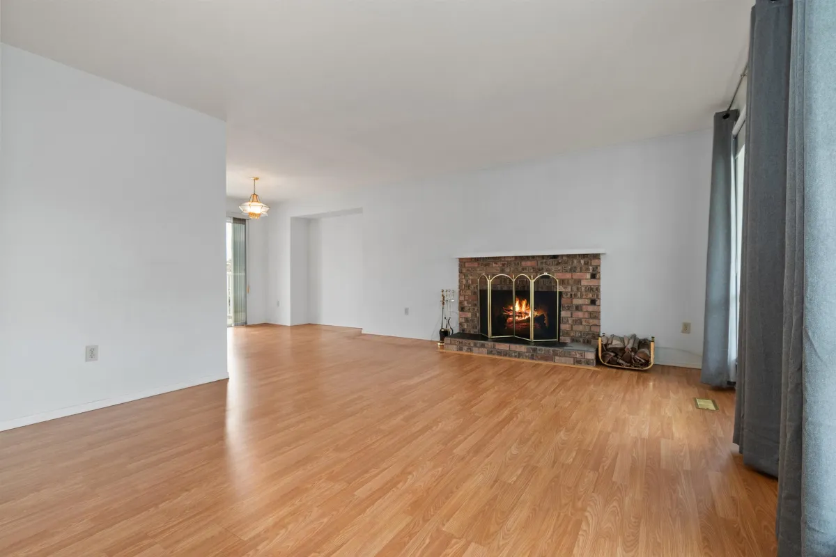 Family Room Photo of 3340 Clearbrook Road, Abbotsford, BC
