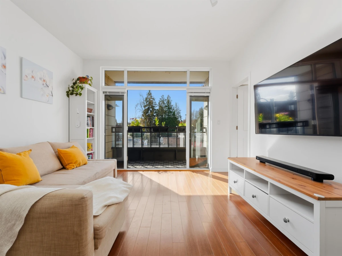 Living Room Photo of 302 4479 W 10th Avenue, Vancouver, BC