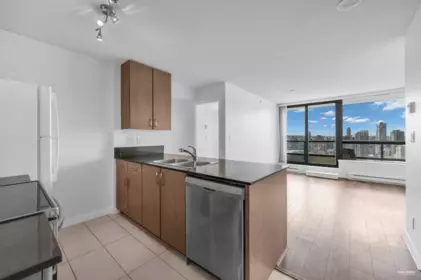 Kitchen Island Photo of 2608 977 Mainland Street, Vancouver, BC