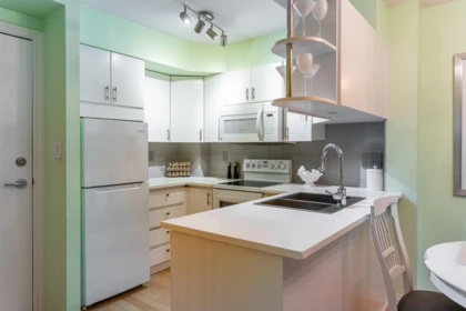 Kitchen Photo of 1003 1189 Howe Street, Vancouver, BC