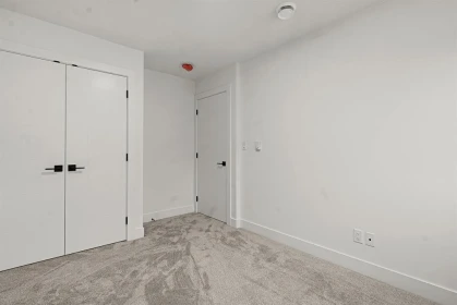 Primary Bathroom Photo of 2 2360 Crescent Way, Abbotsford, BC