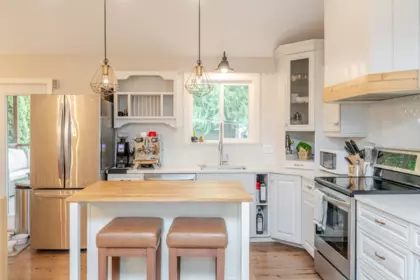 Primary Bedroom Photo of 33986 Walnut Avenue, Abbotsford, BC