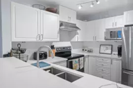 304 137 W 17th Street, North Vancouver, BC