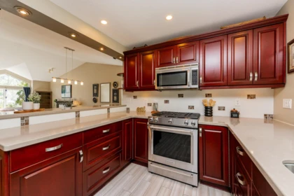 Breakfast Nook Photo of 25 Ravine Drive, Port Moody, BC