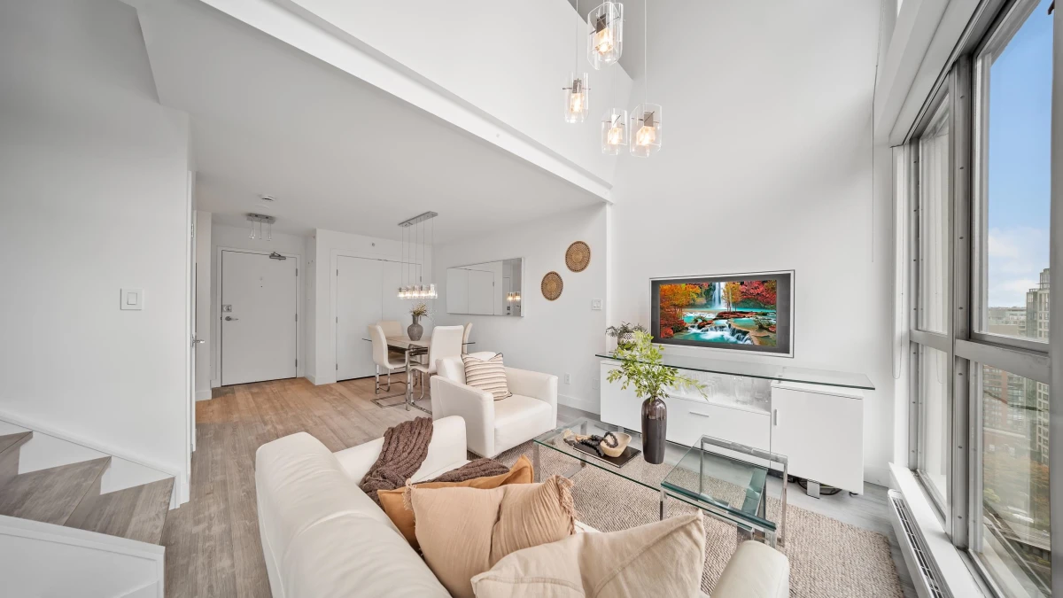 Dining Area Photo of 1802 1238 Richards Street, Vancouver, BC