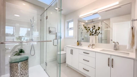 Hallway Photo of 4265 Macdonald Avenue, Burnaby, BC