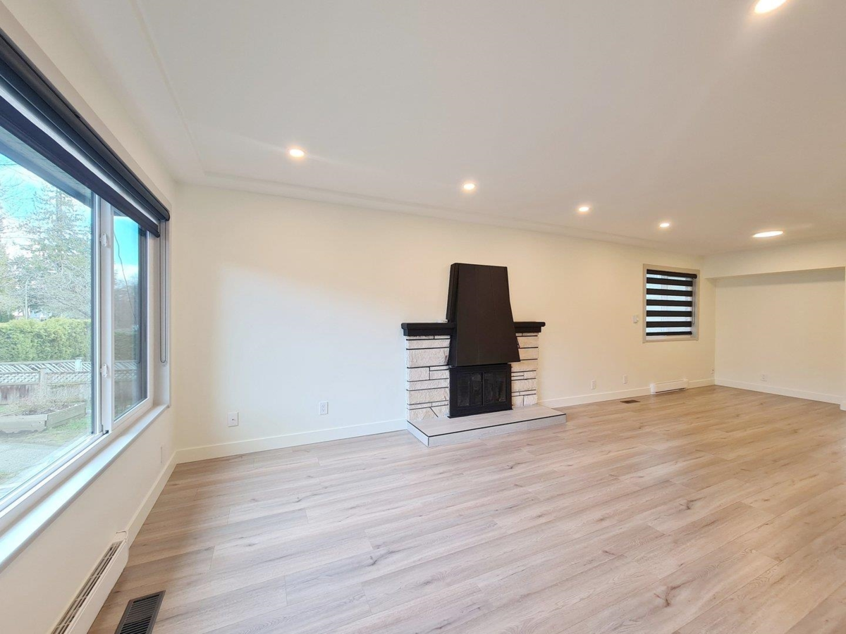 Living Room Photo of 790 W 68th Avenue, Vancouver, BC