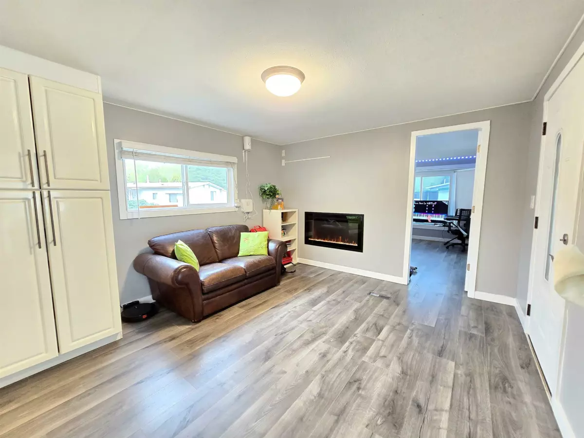 Dining Area Photo of 56 8220 King George Boulevard, Surrey, BC